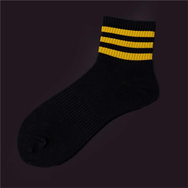 DOIAESKV Bomull Herrstrumpor Mode Nya Casual Andningsbara Aktiva Strumpor Hög Kvalitet Herr Enfärgade Långa Strumpor EU 39-44