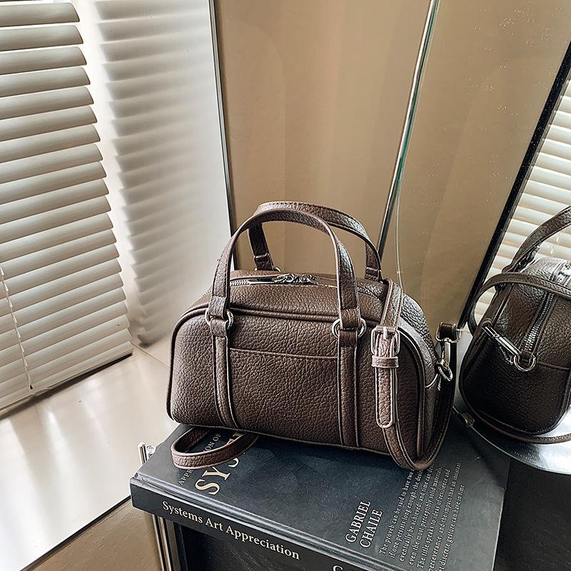 Retro High-end Handbag Women's 2025 Autumn and Winter New Commuter Versatile Boston Bag Casual Shoulder Messenger Bag