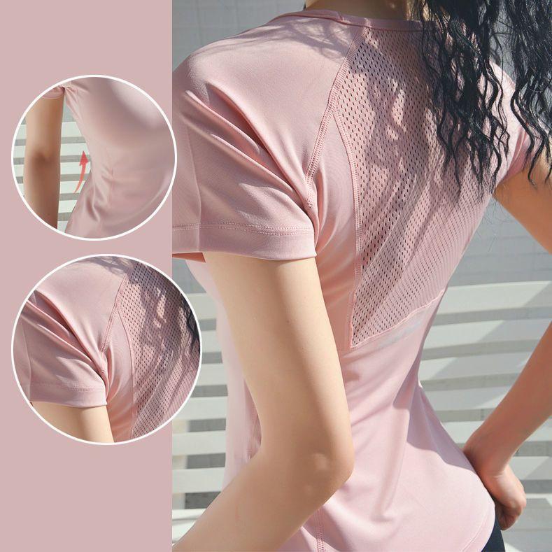 T-shirt da allenamento elasticizzata e ad asciugatura rapida a vestibilità slim da donna