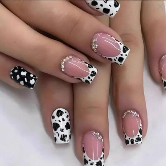 

24-Piece Glitter Diamond Press-On Nails Set: Hot-Selling, Removable Fake Nails for Artful, Extended, Sparkling Fashion. Black Jelly Glue + File (Shein Platform)