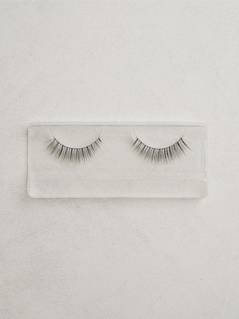 Voluminöse künstliche Wimpern - Musikalisch