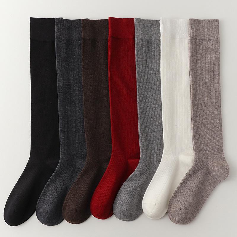 Encore Burgundy Wool Socks - Women's Retro Style, Versatile, Boneless, Calf-Length for Autumn and Winter