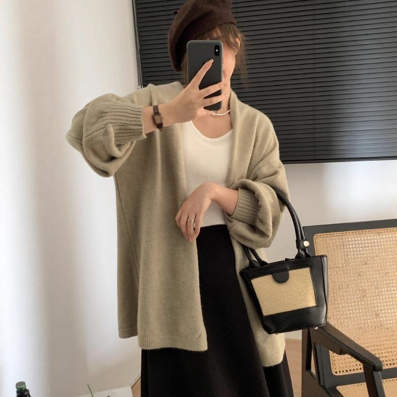 Retro Gentle Wind Sweater Jacket Women's Autumn and Winter New Lazy Design Loose Outer Knitted Cardigan Women