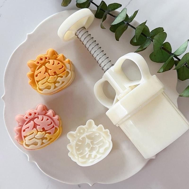 Cartoon Dragon Head Chinese Cake Stamp Traditional Chinese Cake Mold with Cute Cartoon Pattern for Festive Celebraation