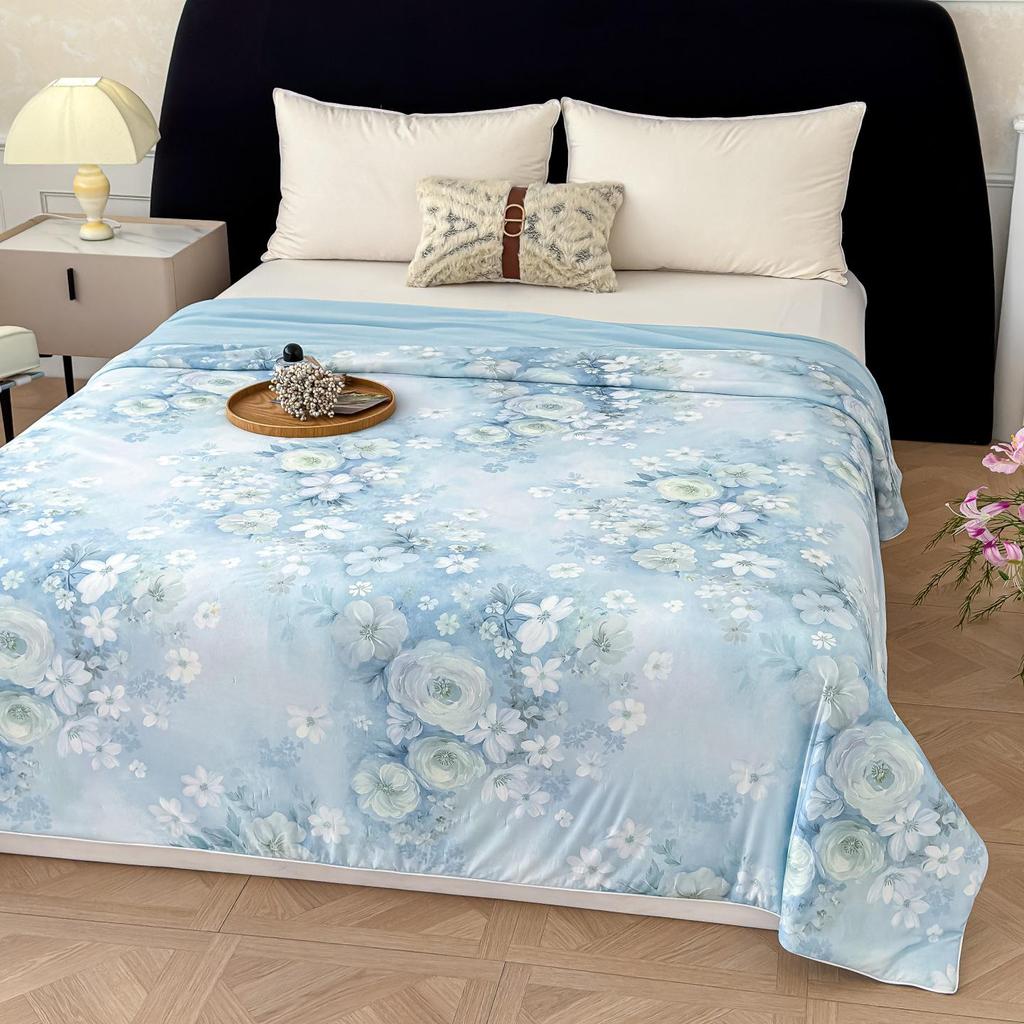 Cool Silk Summer Quilt: Lightweight, Breathable, Ideal for Home or Dorm Use