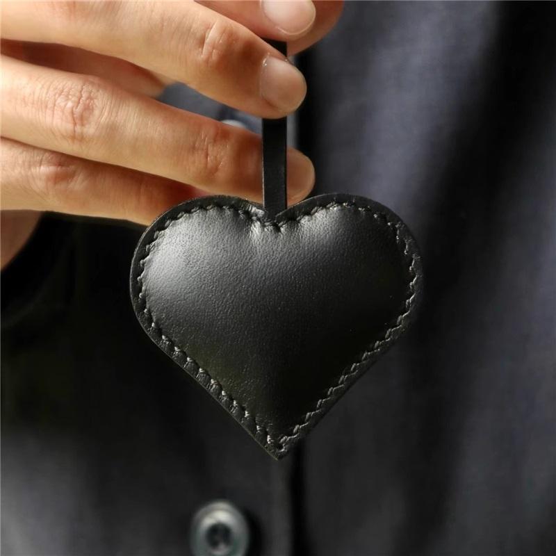 

Черный бесстрастный котенок кулон шарм для сумки натуральная кожа аксессуар для рюкзака брелок подарок Heart чёрный