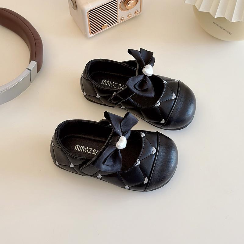 

Baby Girl Shoes Nice Lattice Love Breathable First Walkers Soft Bottom Toddlers Garden Shoes Kids Girls PU Leather Shoes I01227 16 чорний