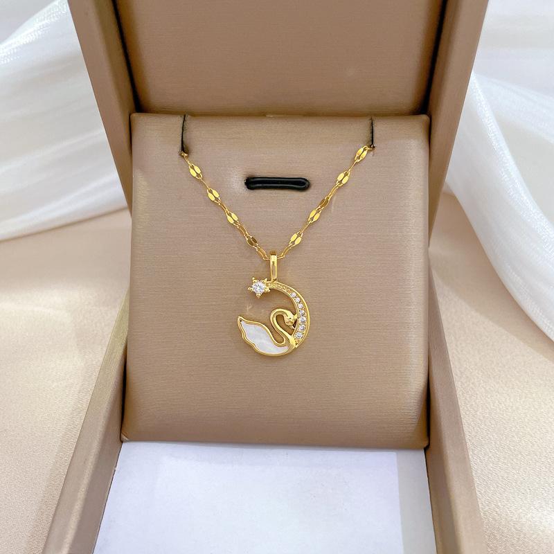 Light Luxury Temperament Gorgeous Moon Swan Necklace Female Versatile Collarbone Chain Titanium Steel Chain