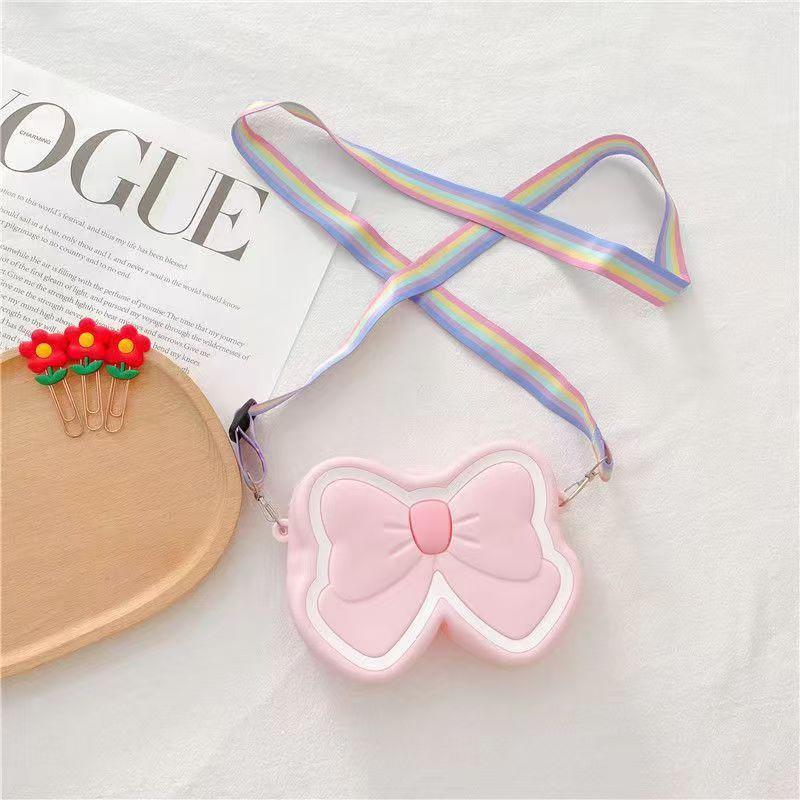 Donut Pattern Silicone Crossbody Pouch Soft Lightweight Kids Shoulder Bag for Storing Coins Keys Outdoor Play Use