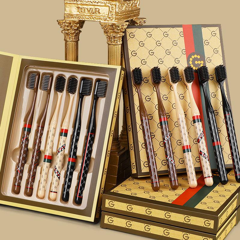 

Набор из 6 роскошных зубных щеток с мягкой щетиной: Широкая головка, индивидуальная упаковка для семей и пар