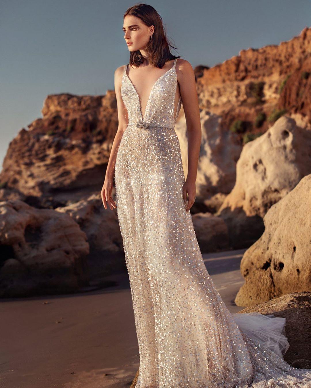 

2025 летнее новое женское платье с V-образным вырезом без рукавов на талии серебристое платье с пайетками на подтяжках XXXL серебро белый