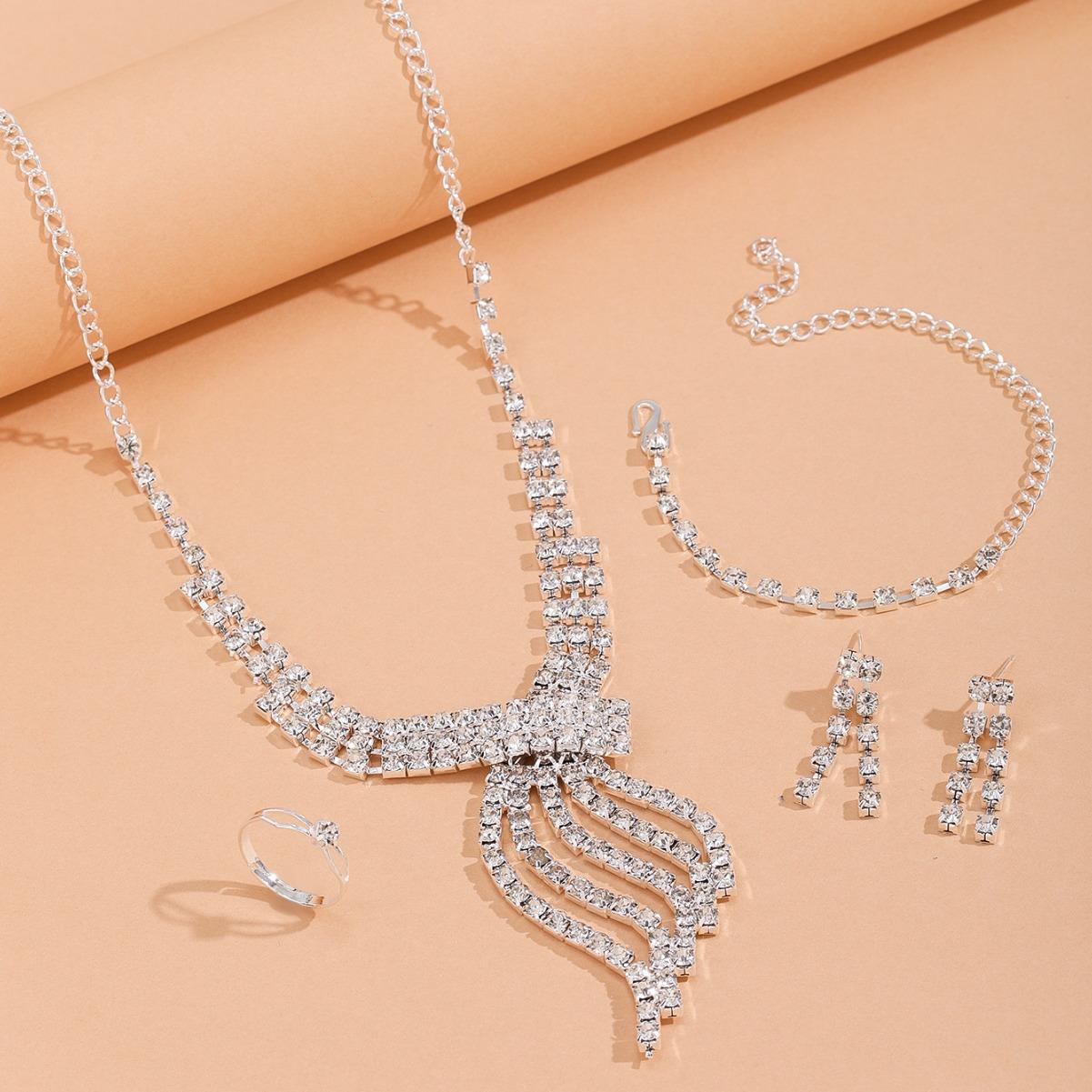 Exaggerated Wind Necklace Set Full Of Diamond Claw Chain Four-Piece Set Of Exquisite Jewelry Tassel