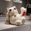 Aris & Juno Coole Sonnenbrille Glückskatzen-Statue - Harz Modernes Feng Shui Dekor für Zuhause Büro Geschäft, für Glück