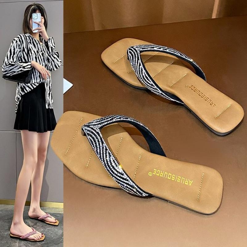 

Pinch-in flip-flops shoes women s summer new large size comfortable outer flat beach shoes 43