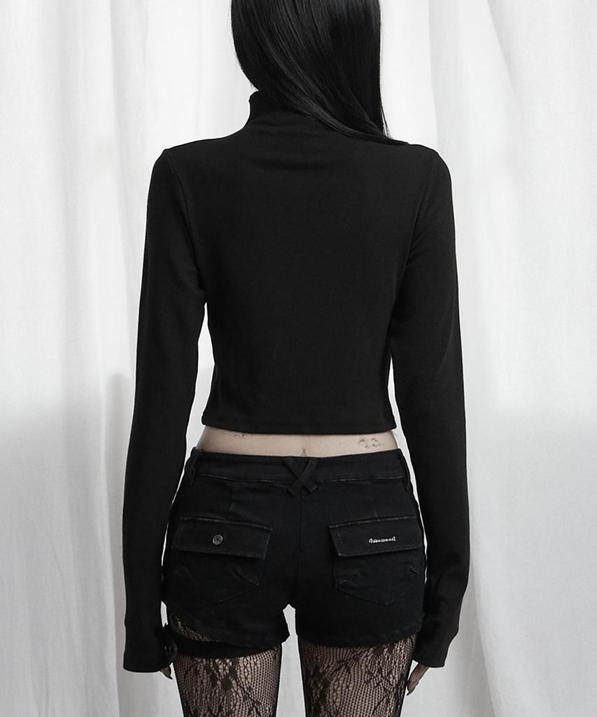 ETRE AU SOMMET Snap Front Crop Top (Black)
