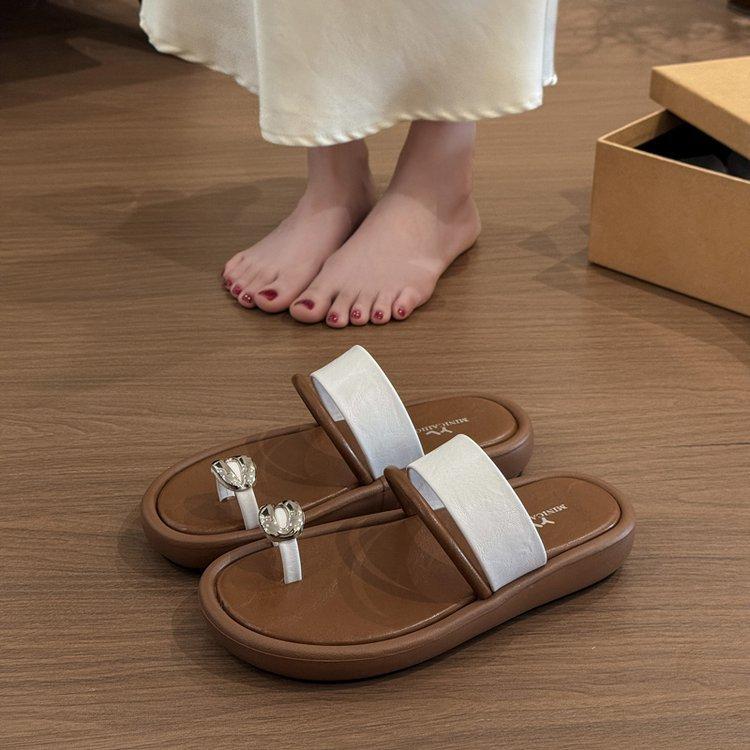 

Retro niche casual thick-soled set of toe slippers for women s summer wear, not tired feet French fashionable beach cool slippers 40