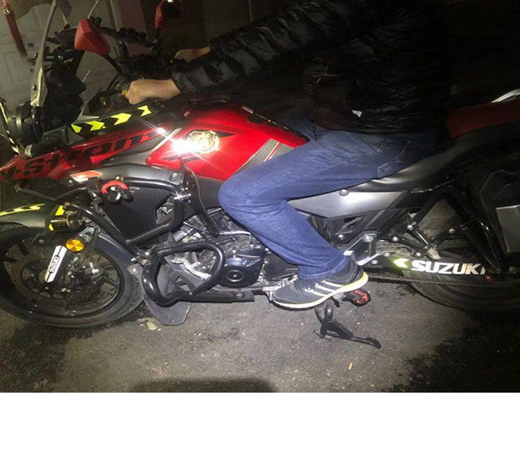 Suzuki DL250 Motorcycle Accessories: Butterfly Bumper, Knee Pads, Windshield, Mudguards