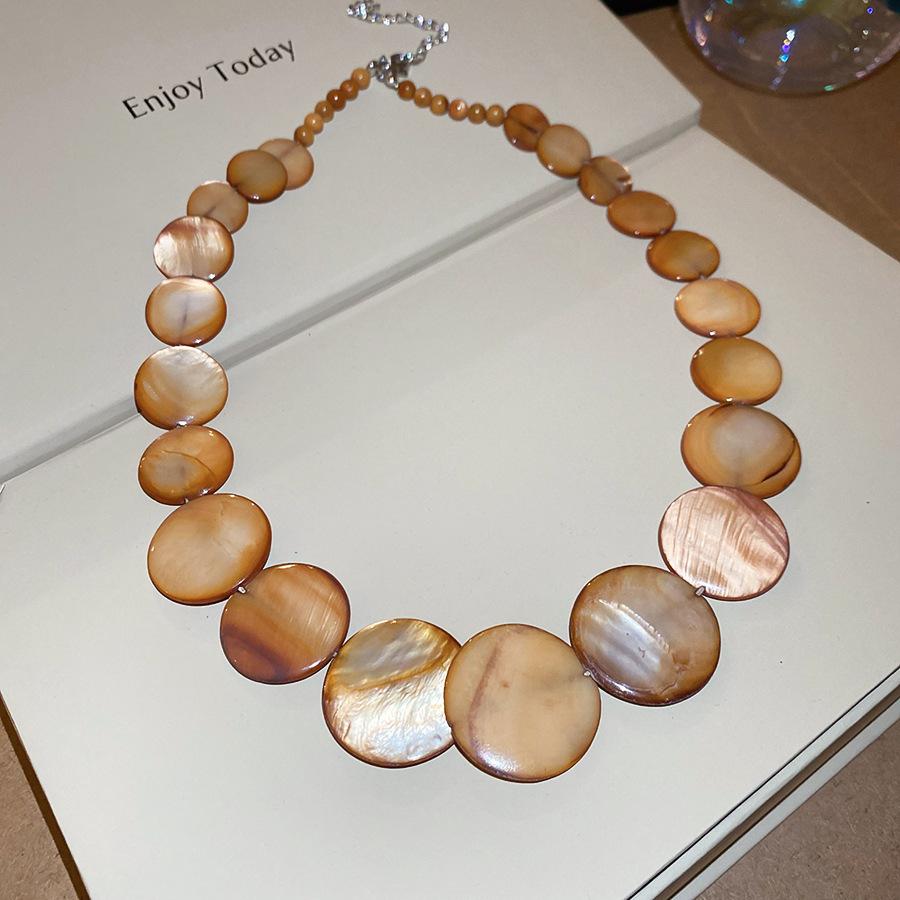 European and American color acrylic shell beaded necklace design sense collarbone chain exaggerated necklace women