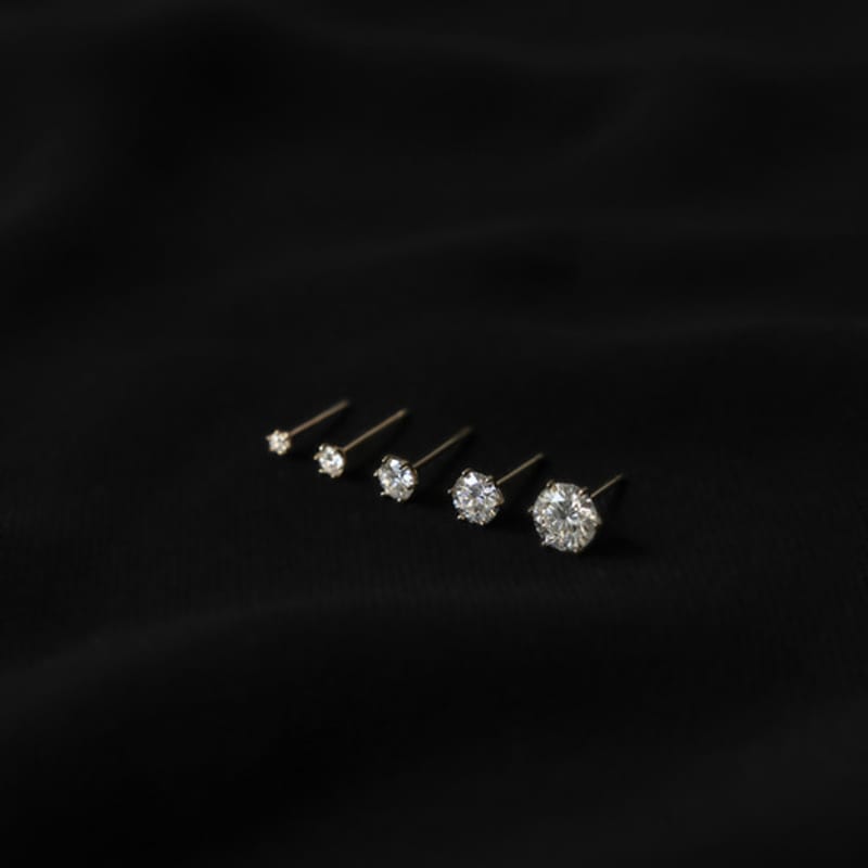 Nowoczesne kolczyki z moissanitem 14-karatowego złota, 6-ząbkowe, prezent rocznicowy