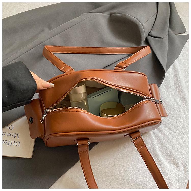 Niche Retro Handheld Underarm Bowling Bag - Women's 2025 Multi-Pocket Single Shoulder Pillow Bag