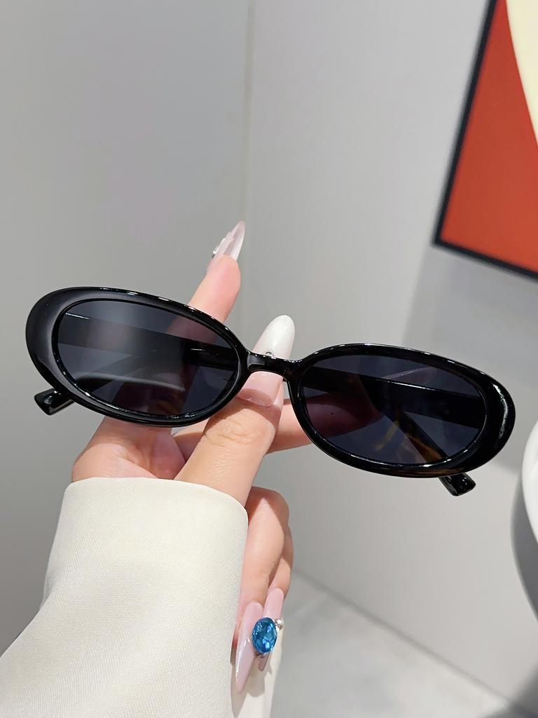 1Pc Classic Fashion Small Oval Black Sunglasses Simple Casual Basic Style Sunglasses Suitable for Outdoor Use