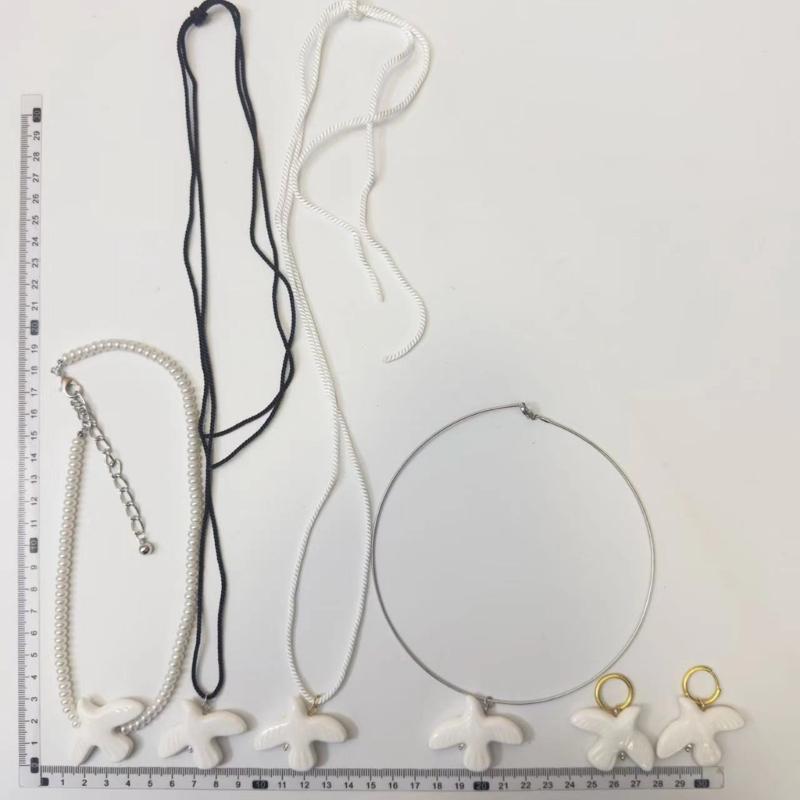 Unique White Doves And Branch Necklace For Daily Outfits Or Special Occasions Seeking A Touch Of Vintage Charm