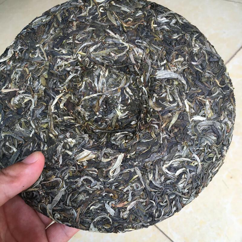 Yunnan Menghai Spring Puerh Tea Cake 357g Raw Green Tea Wellness