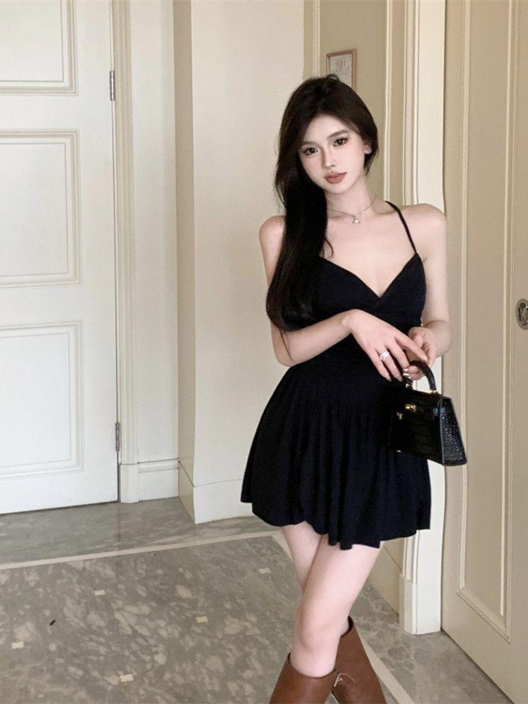 Summer New Dark Sexy Spice Girl Backless High-end A-shaped Skirt Pleated Split Suspender Dress