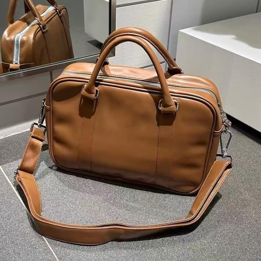 Spring Simple and Fashionable Large-capacity Single-shoulder Crossbody Handbag, Versatile Boston Bag for Commuting