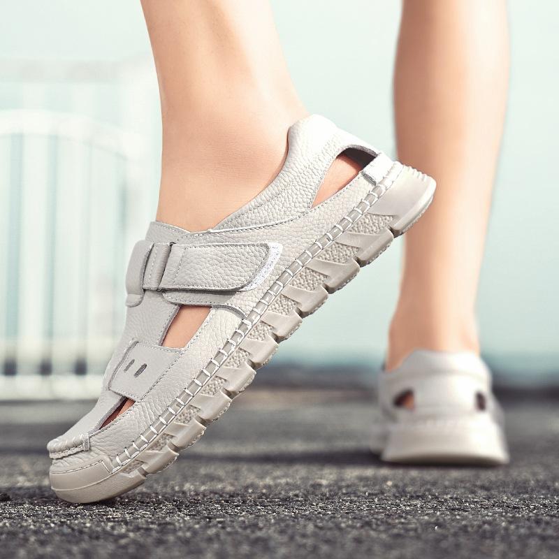 Men's shoes 2025 summer new men's hollow breathable deodorant feet leather Velcro outdoor casual bag head sandals