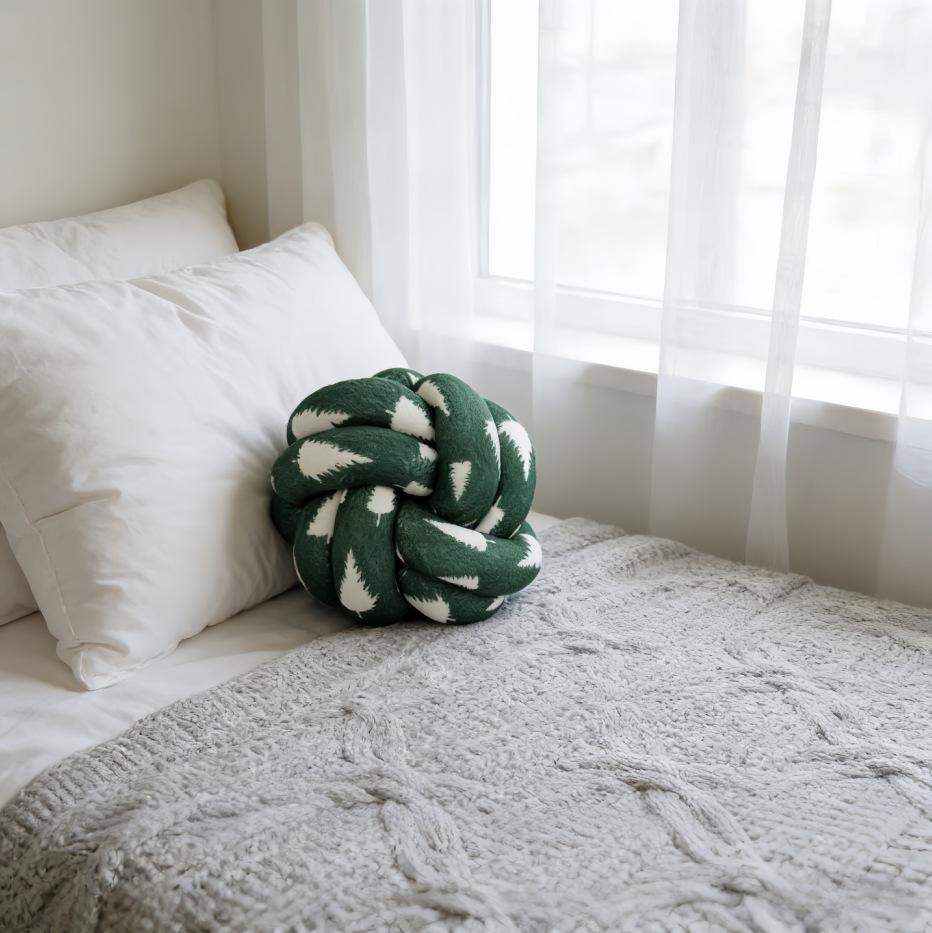 White Christmas Tree Knotted Ball Pillow Hand Woven Cushion for Sofa Bay Window Bedside Floor Decoration 15CM