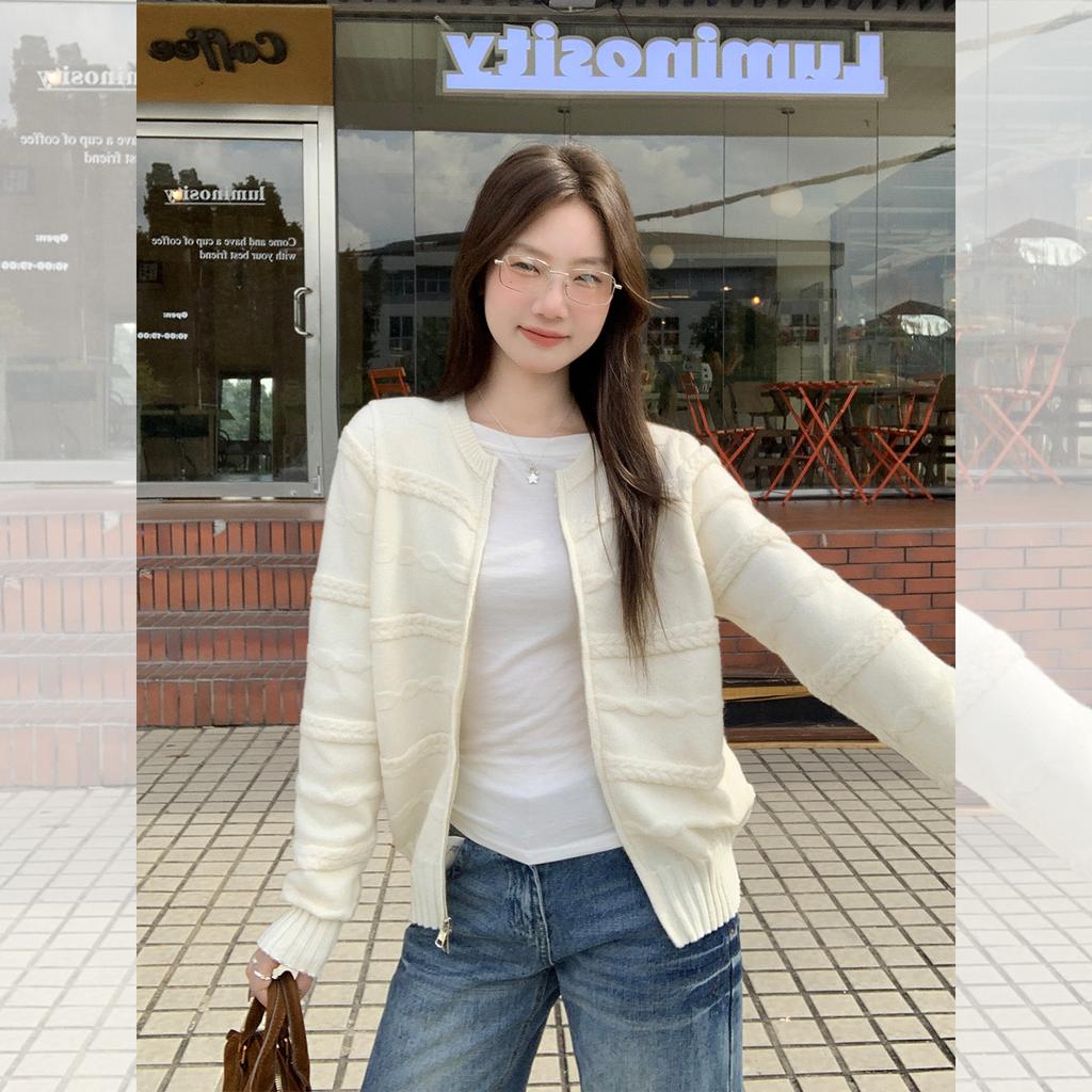 White Lazy Zipper Cardigan Jacket Women's Autumn and Winter Wear Top Loose Design Knitted Sweater