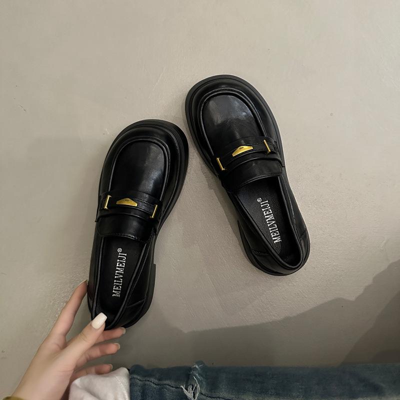 

Platform loafers women s 2025 new autumn British style small leather shoes black commuting pedal with skirt single shoes 35 чёрный