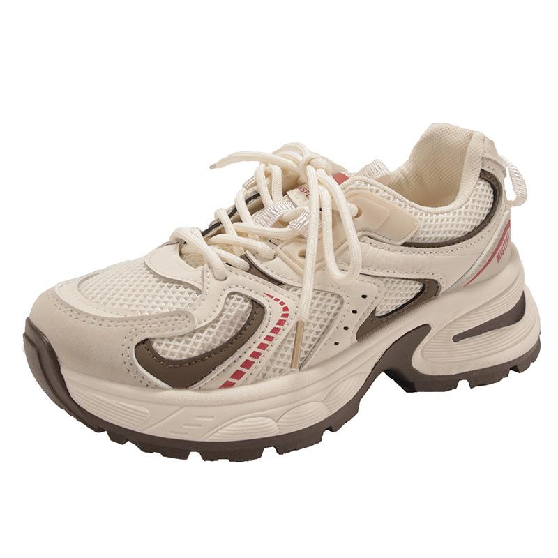 Gray thick-soled Korean versatile and lightweight thick-soled sports shoes for women's autumn and winter 2025 new shoes showing feet and small pairs o