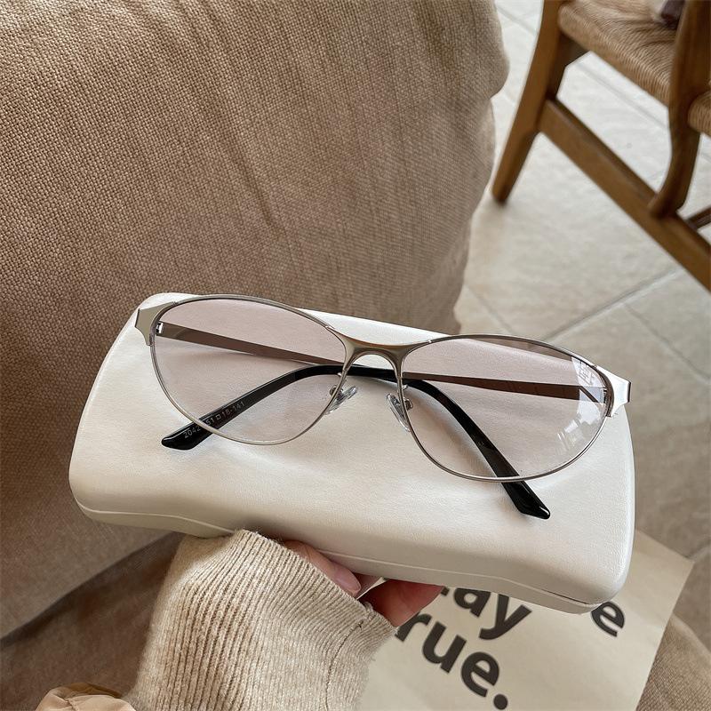 Trendy Small Frame Cat Eye Sunglasses Y2K Street Style Sunglasses Outdoor Men Women Fashion Outdoor Glasses Full Frame Silver Frame Light Blue Goggle