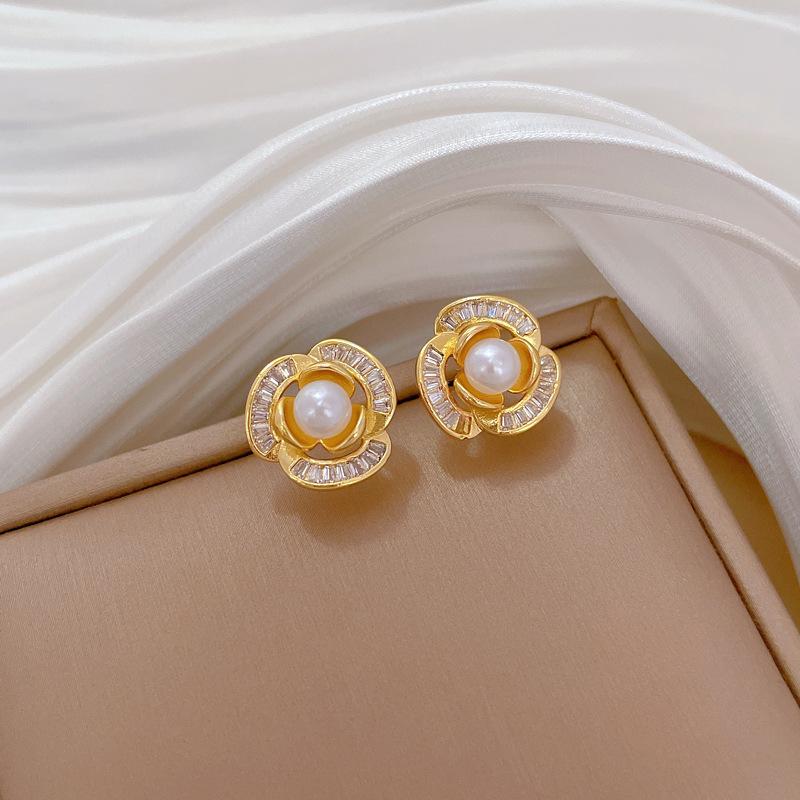 Necklace Earrings Set Light Luxury Full Of Diamonds Pearl Flowers Personality Temperament Banquet Earrings Item Group