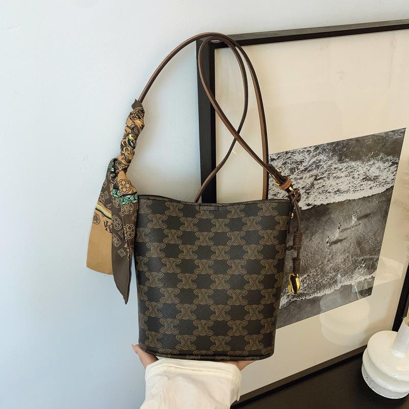 Light luxury retro old flower bucket bag large capacity high-end women's bag fashion light luxury women's shoulder messenger bag