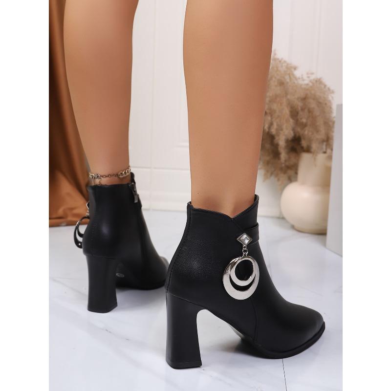 2025 Winter New Pointed British Style High-Heeled Fashion Boots Thick Heel Plus-Size Metal Buckle Boots Women