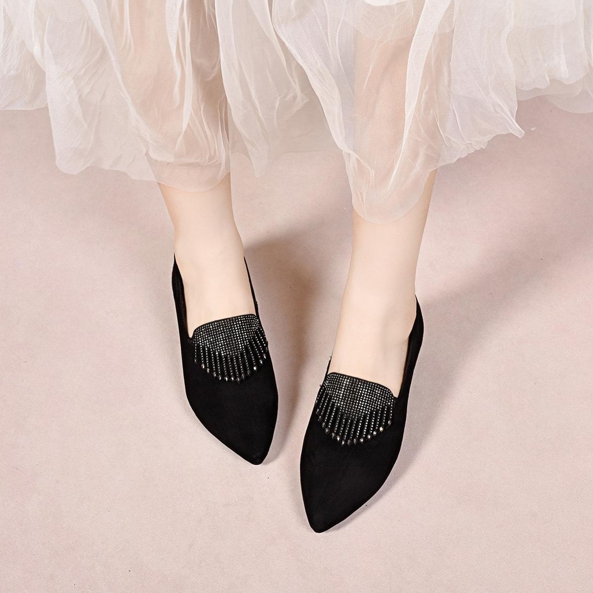 

Женские туфли-лодочки на высоком каблуке с острым носком, осень-зима 2025, простые, темпераментные, маленькие черные туфли на один педаль, всесезонные, модные туфли с горячими бриллиантами 34