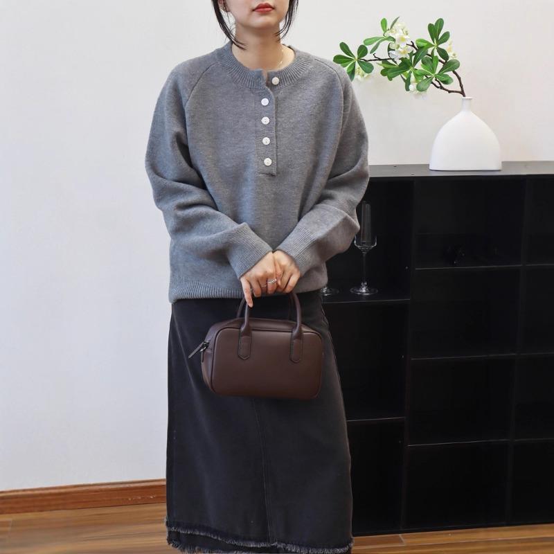 Autumn and winter new solid color loose high-end knitted sweater top lazy wind soft waxy sweater pullover woman