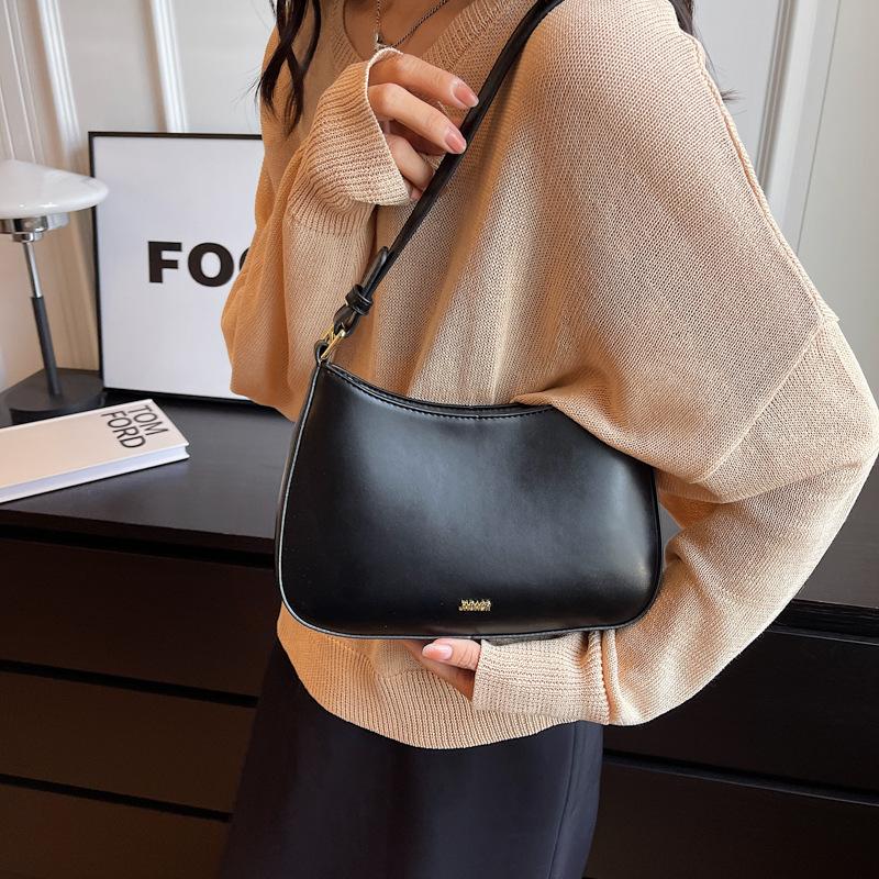 Korean version niche underarm bag women's 2025 spring and summer new fashion texture trendy versatile chain shoulder messenger bag