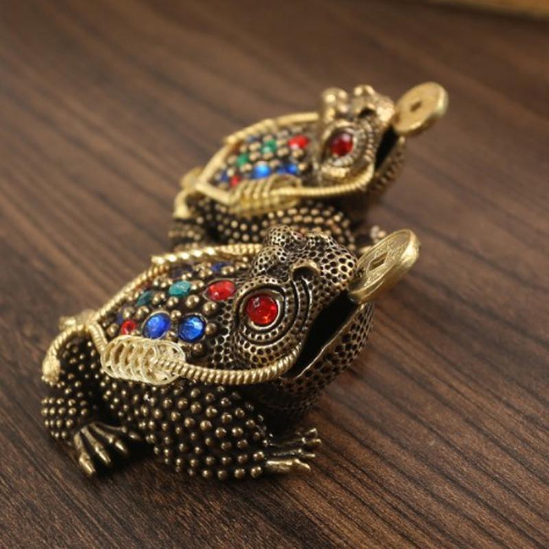 1/2Pcs Copper Money Frog Ornament Brass Money Frog Statue Feng Shui Three Legged Wealth Toad Golden Chinese Luck Figurine