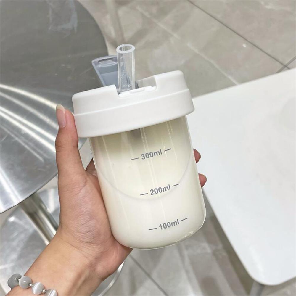 

Портативные с соломинками с отметками 300 мл, пластиковые маленького размера, бутылки для сока, стаканы для кофе, бутылки для молока, для ежедневного использования белый