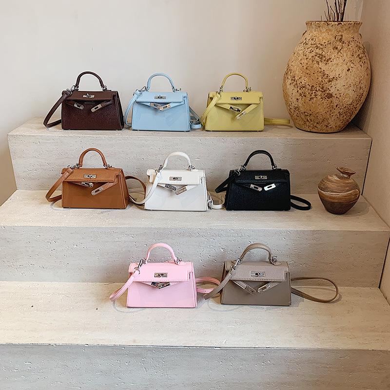 2025 neue Internet-Promi-Tasche Nische Schulter Umhängetasche Premium Koreanische Version tragbare kleine quadratische Tasche klassische Kelly-Tasche