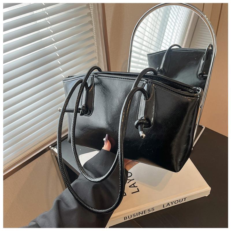 Large Capacity Underarm Bag Women's New Summer Fashion Retro Tote Bag Texture Hand Carry Commute