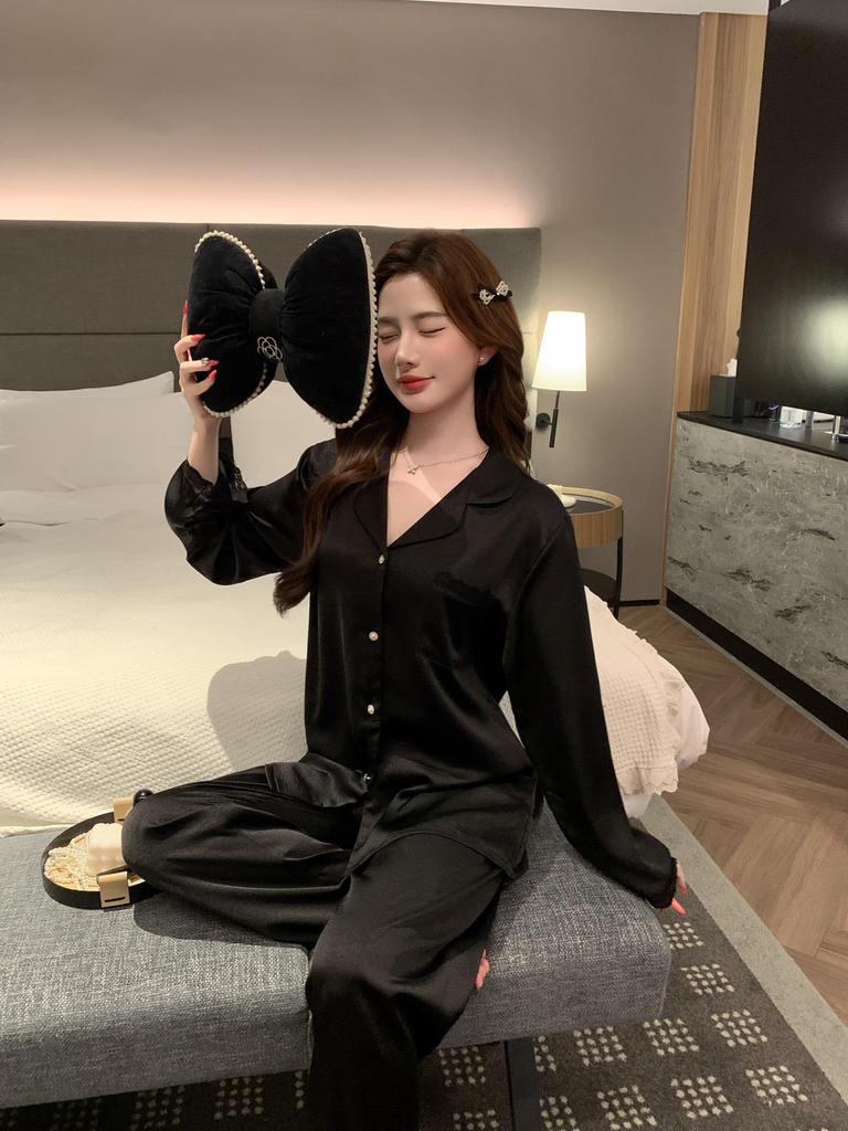 2026 Women's Luxury Ice Silk Lace Hollow Long Sleeve Pajama Set