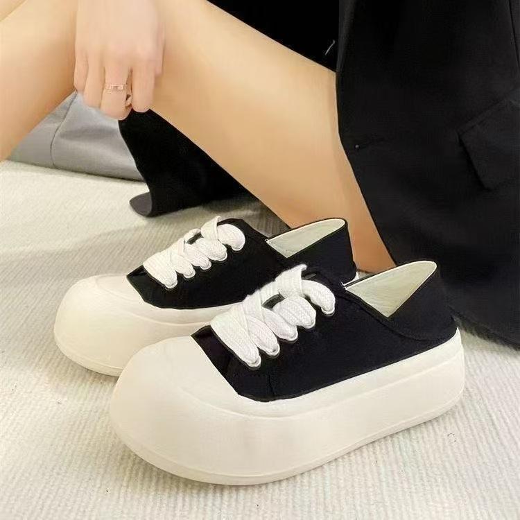 Milk fufu ugly cute big head thick sole new Japanese wide head niche canvas shoes can be stepped on half tray