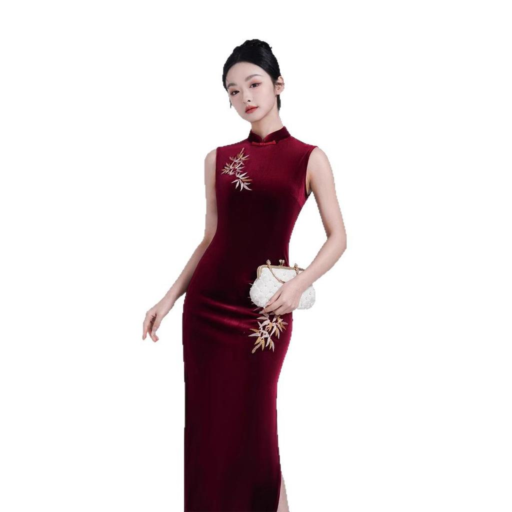 Daily waist and thin simple and generous dress for women's temperament of the Republic of China, elegant and improved black velvet embroidered