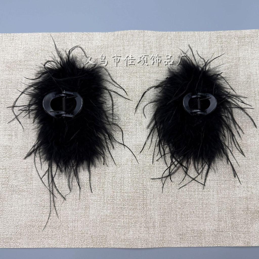 Ostrich Feather Large Claw Clip: High-End Autumn/Winter Hair Accessory for Thick Hair.
