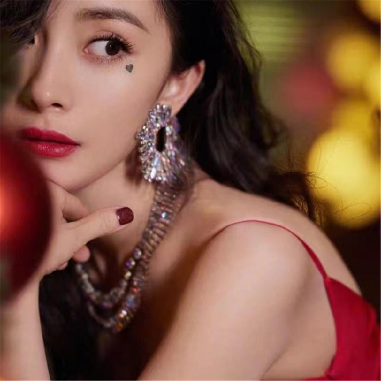 Unique Crystal Sunflower Earrings for Women Large Circle Flower Shape Accessory